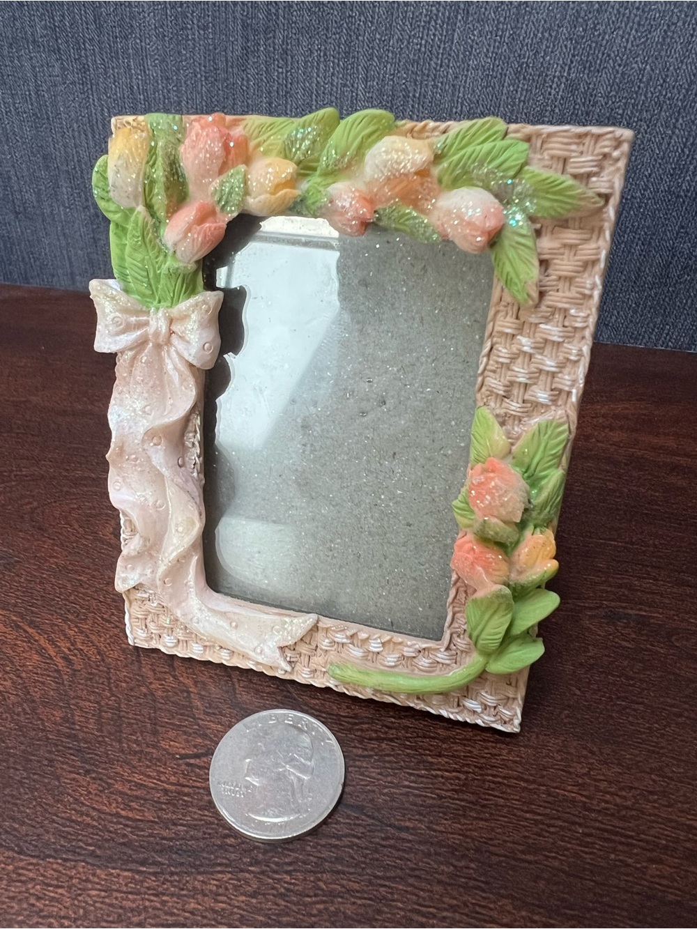 Vintage 90s Pastel Resin Tulip Lattice Picture Frame Cottagecore